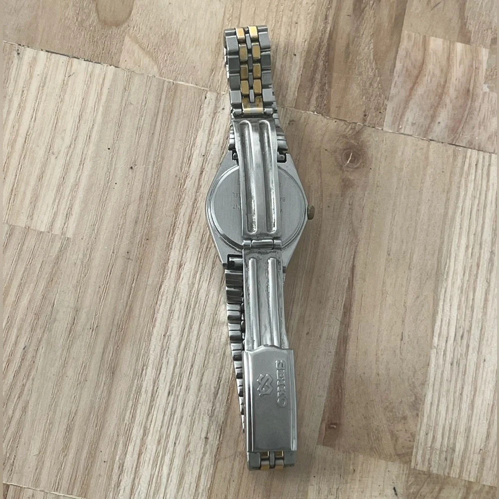Seiko SQ Vintage Ladies Watch Yellow Dial Two-Tone Bracelet Day Date Windows